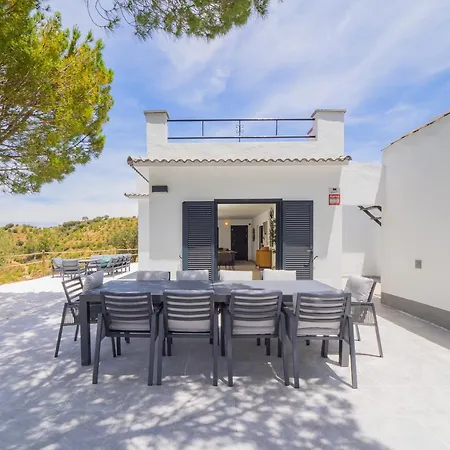 Cubo's Casa Pineda Malaga